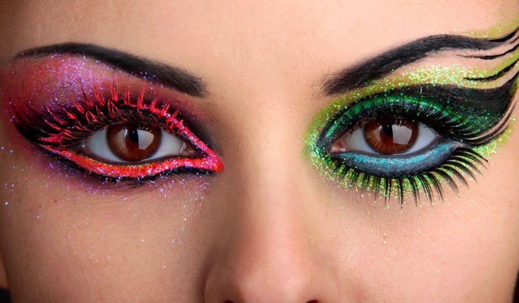 Green & Pink Simple Cat Eye Makeup 