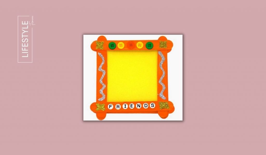 Picture-Frame-with-Button