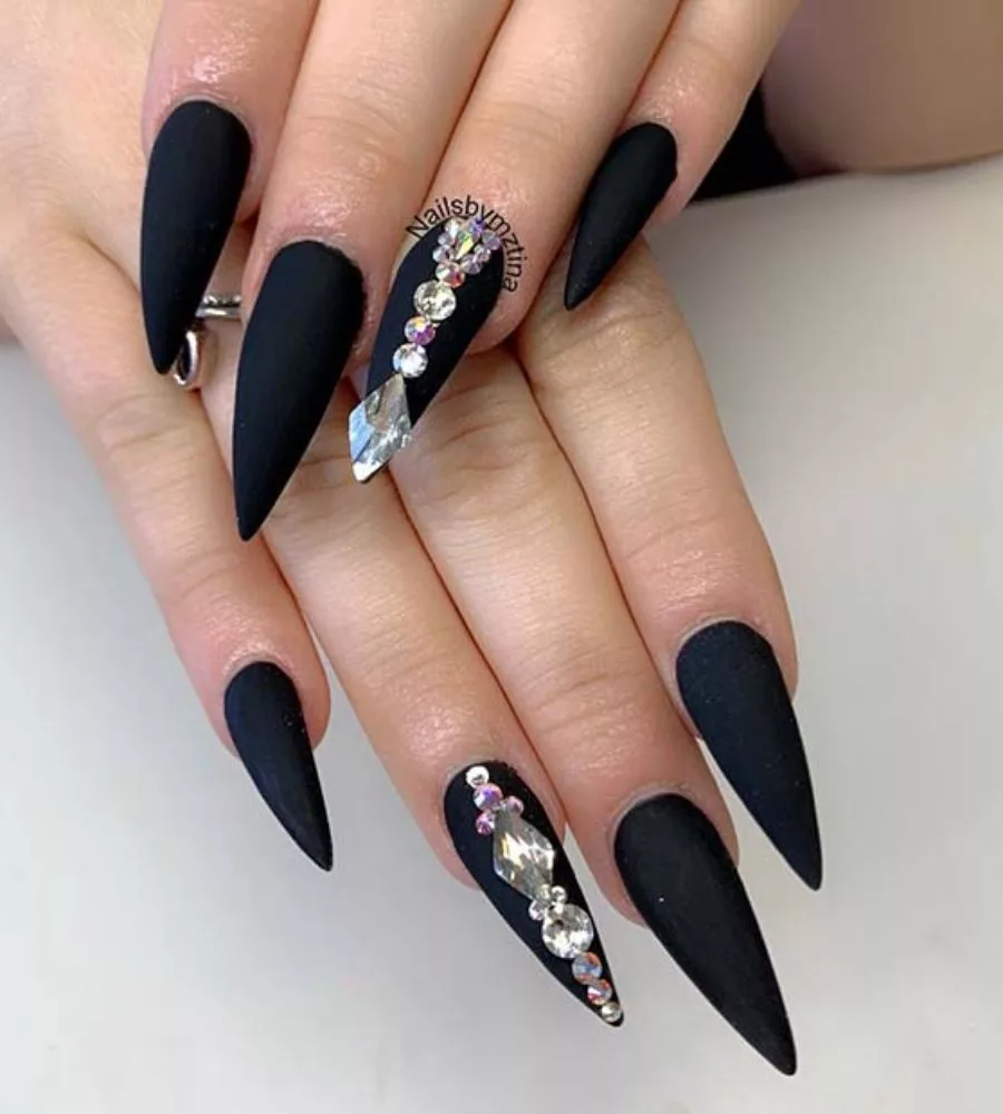 top black diamond nails