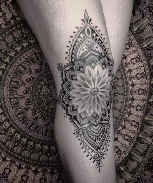 geometric-Knee-tattoo-for-female-
